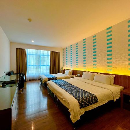 New World Express Motel Bintulu Kültér fotó