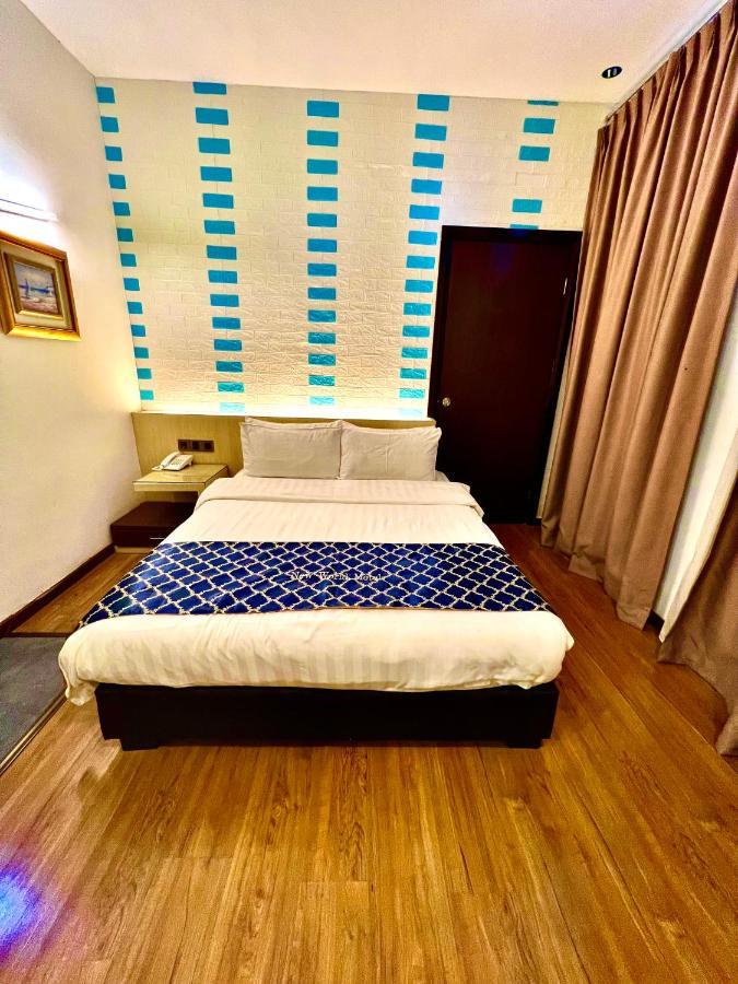 New World Express Motel Bintulu Kültér fotó