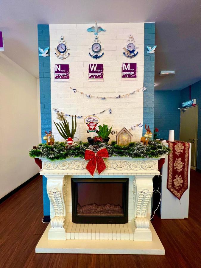 New World Express Motel Bintulu Kültér fotó