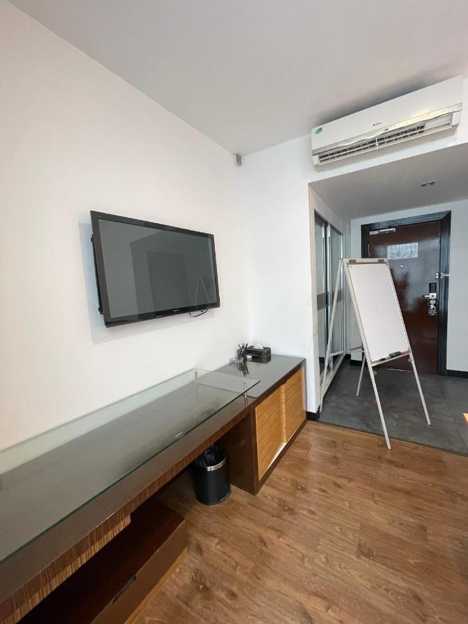 New World Express Motel Bintulu Kültér fotó