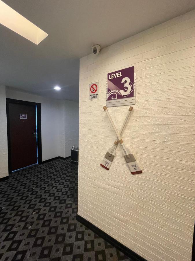 New World Express Motel Bintulu Kültér fotó