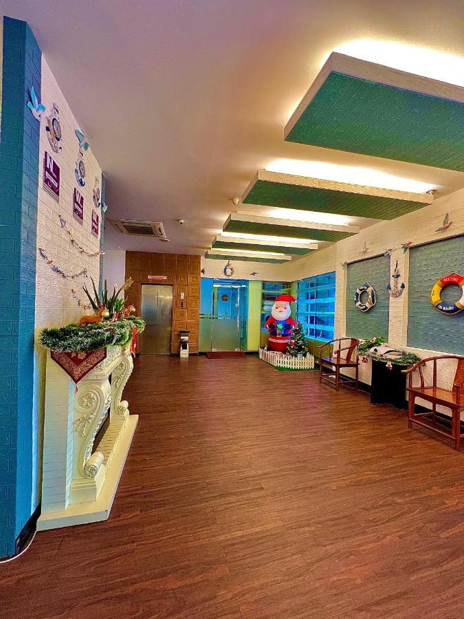 New World Express Motel Bintulu Kültér fotó